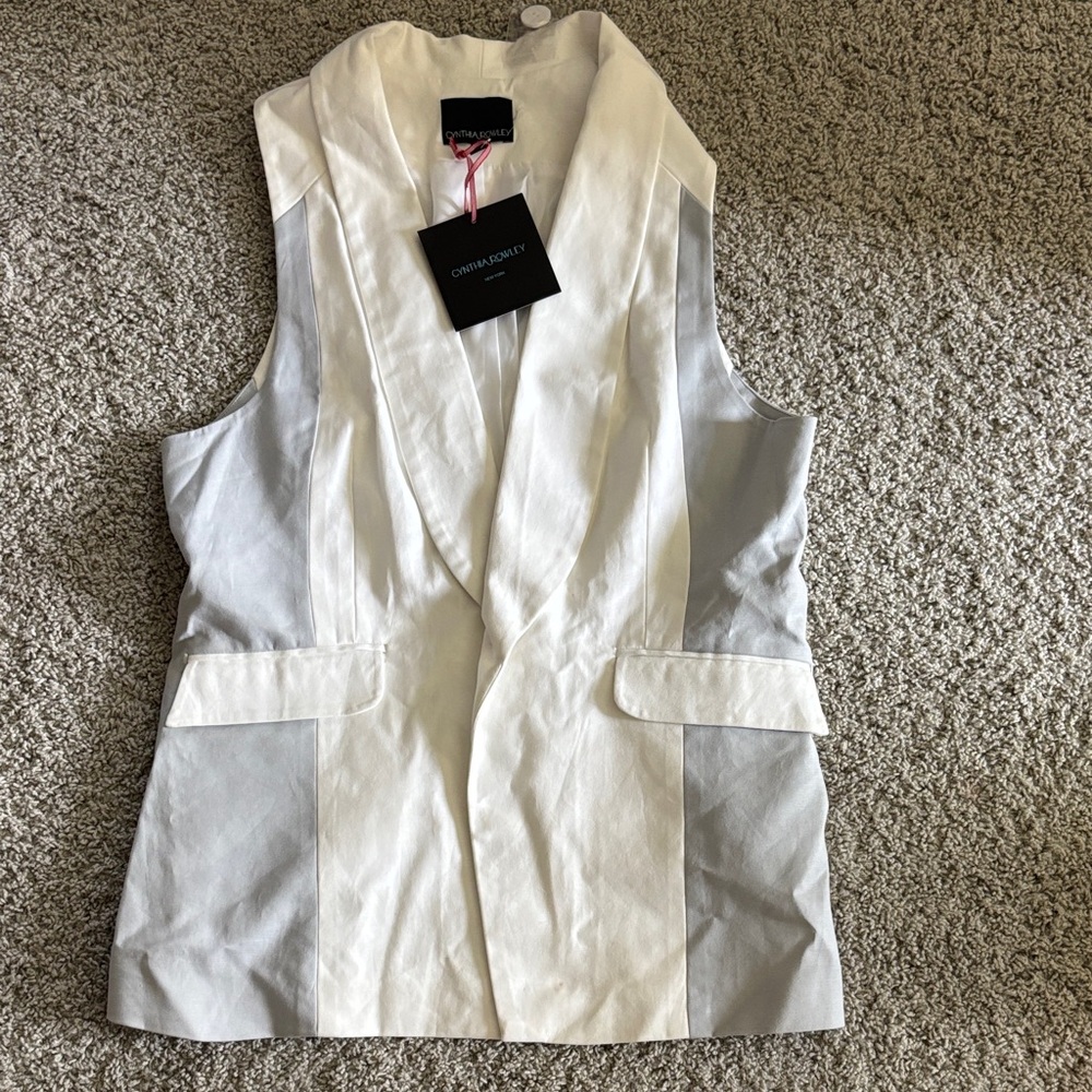 New! Cynthia Rowley Chic White and Gray Sleeveless Blazer